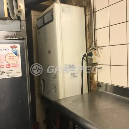 施工前の給湯器（RUXC-1616WF）
