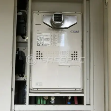 施工前の暖房熱源機（GTH-C2439AWX3H-T）