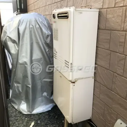 施工前の給湯器