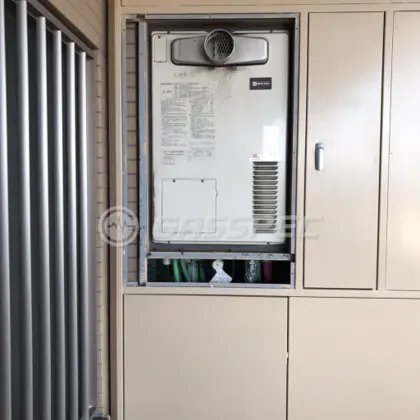 施工前の暖房熱源機（AT4203ARS4SW3QU）