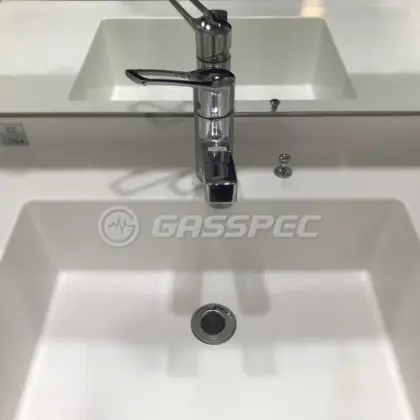 施工前の水栓・蛇口（KM8001TEC）