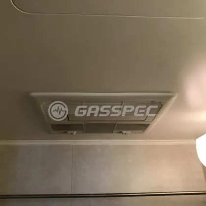 施工前の浴室乾燥機（BBD-3304ACSKJ3M）
