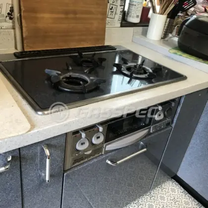 施工前のビルトインガスコンロ（IJBG-N71A7GS3R-ST）