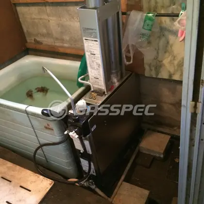施工後の給湯器（ノーリツ GUQ-5D BL）