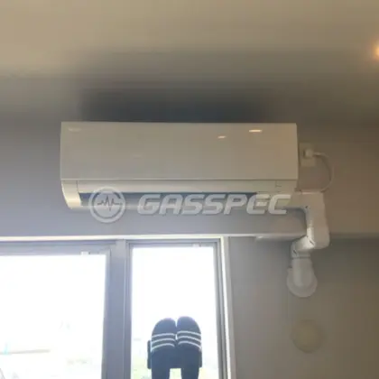施工前のエアコン（F50JTRXP-W）