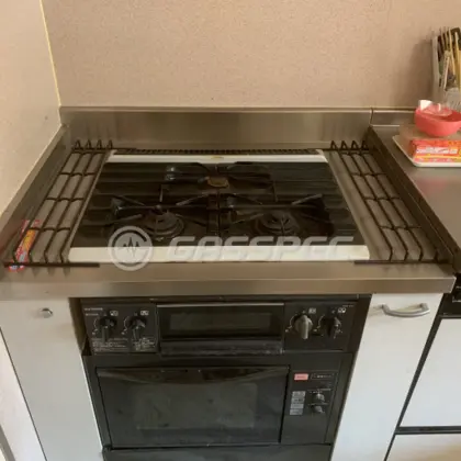施工前のビルトインガスコンロ（SSG-313C　RBR-12E-K）