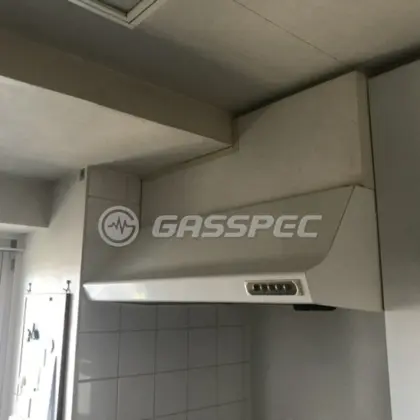 施工前のレンジフード