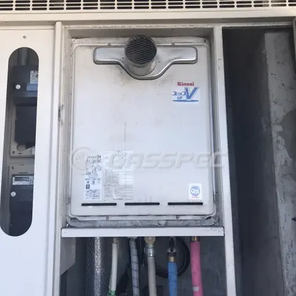 施工前の給湯器（RUF-V2405SAT）