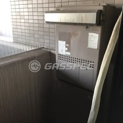 施工前の暖房熱源機（GTH-2401AWX-L）
