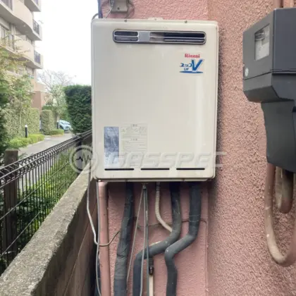 施工前の給湯器（RUF-V2005SAW）