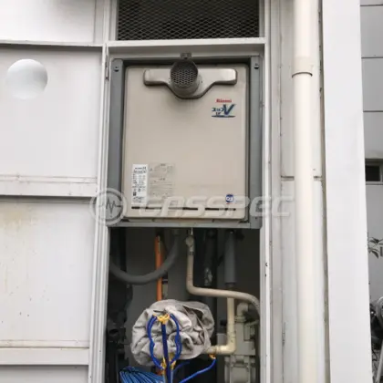 施工前の給湯器（RUF-V2401SAT）