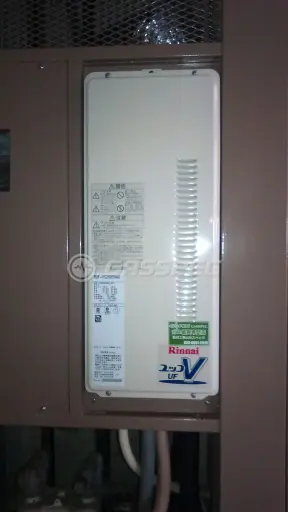 施工後の給湯器（リンナイ RUF-VS2005SAU）