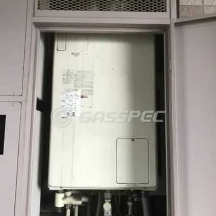 施工前の暖房熱源機（GTH-2401AWX-FF-1）