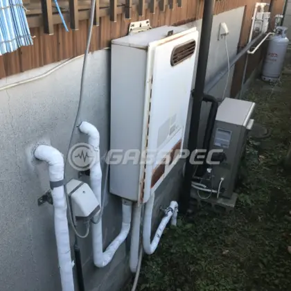 施工前の給湯器（RGH24SBD）