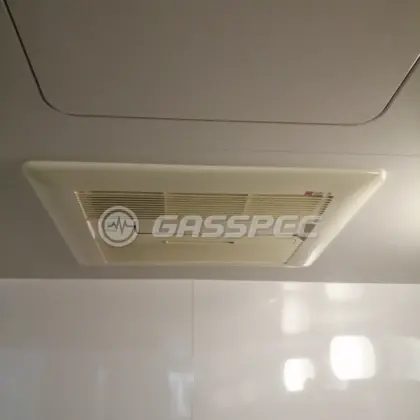 施工前の浴室乾燥機（BDV-3300UKNCA-BL）