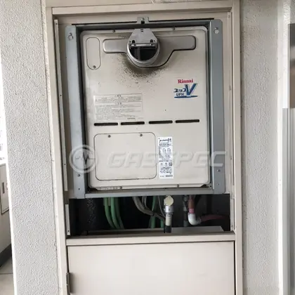 施工前の給湯器（RUFH-VD2401SAA2-3）