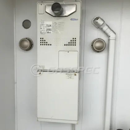 施工前の暖房熱源機（GTH-C2436AWX3H-T）