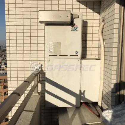施工前の給湯器（RUF-A2400SAA）