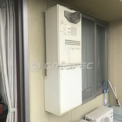 施工前の暖房熱源機（GTH-2417AWX3H-T）