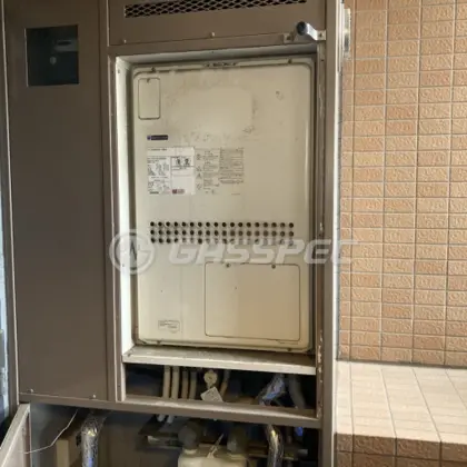 施工前の暖房熱源機（GTH-2413AWX-H）