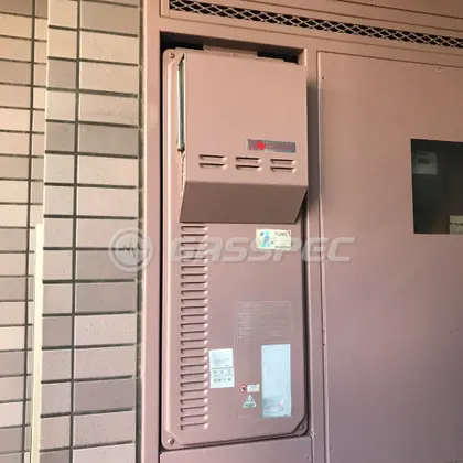 施工前の給湯器（OURB-1601DSA）