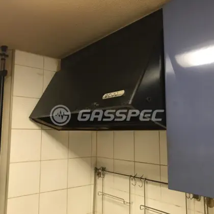 施工前のレンジフード