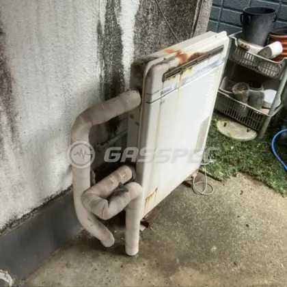 施工前の給湯器（RFS-1600US）