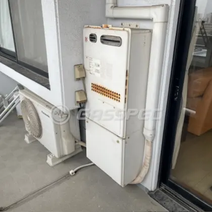 施工前の給湯器（YG2458R）