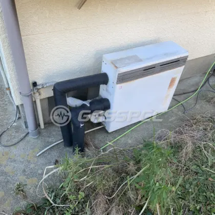 施工前の給湯器