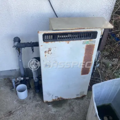 施工前の給湯器（FH-1600V）