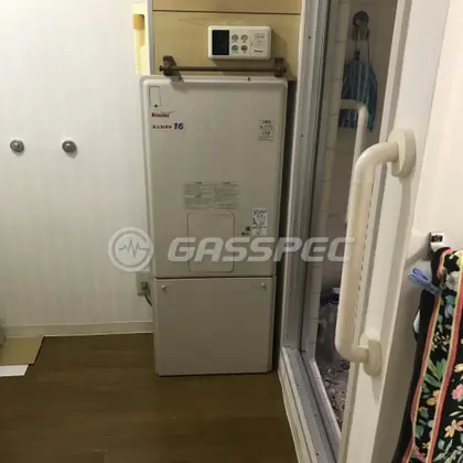 施工前の給湯器（RUFH-V1615AFF）