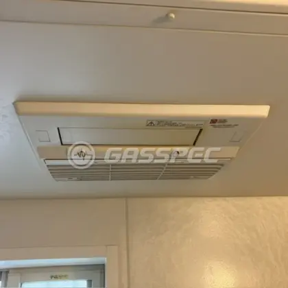 施工前の浴室乾燥機（RBHM-C337K1P）