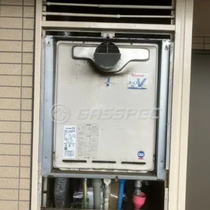 施工前の給湯器（RUF-V2405SAT）