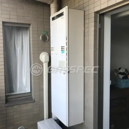 施工前の給湯器（RUFH-V2403AW(A)）