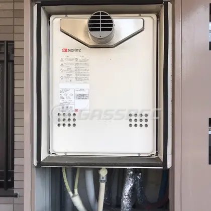 施工前の給湯器