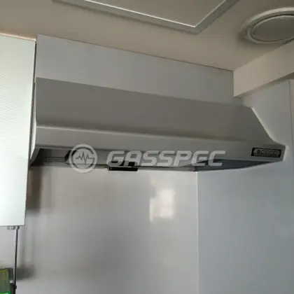 施工前のレンジフード（BFR-3B-903 SI）