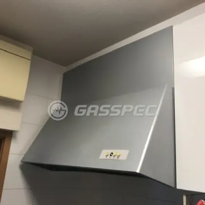 施工前のレンジフード