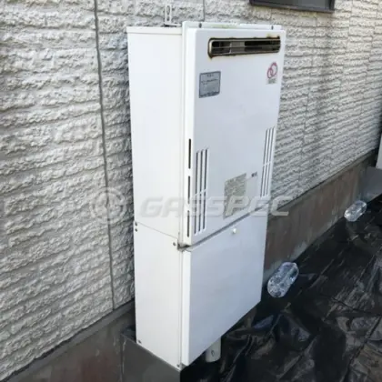 施工前の給湯器