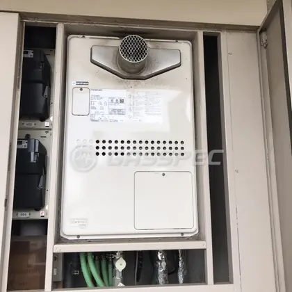 施工前の暖房熱源機（GTH-2434AWX3H-T）
