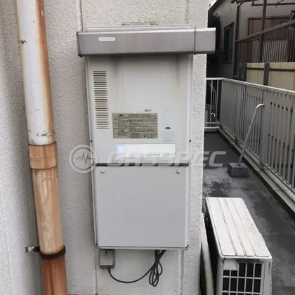 施工前の給湯器