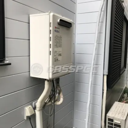 施工前の給湯器（GT-C2032(S)AWX）