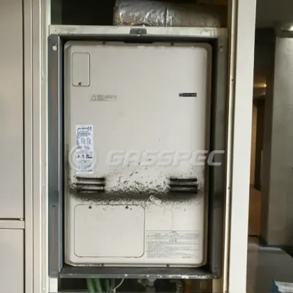 施工前の暖房熱源機（RUFH-K2400SAU2-6）