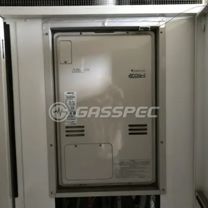 施工前の暖房熱源機（RUFH-K2400AU2-6）