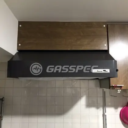施工前のレンジフード