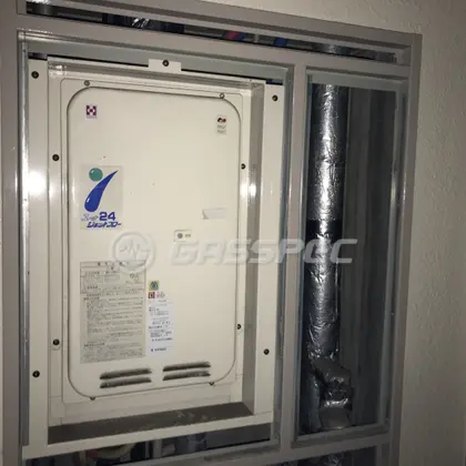 施工前の給湯器（YV2438RMW）