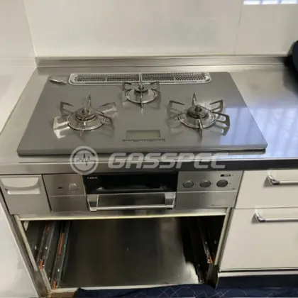 施工前のビルトインガスコンロ（RN-P873C-VXBBHL）