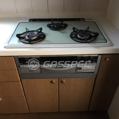 施工前のビルトインガスコンロ（HR-M873P-X3HL）