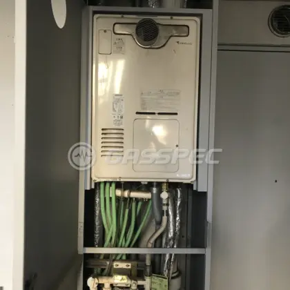 施工前の暖房熱源機（RUFH-V2400SAT2-6）