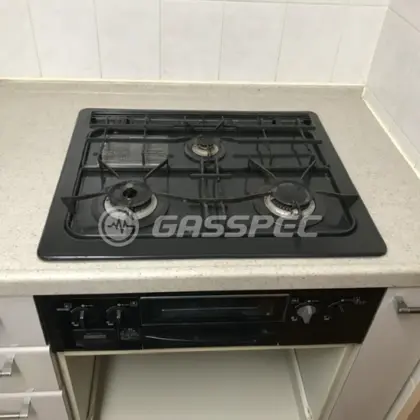 施工前のビルトインガスコンロ（DG3068NQ）