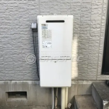 施工前の給湯器